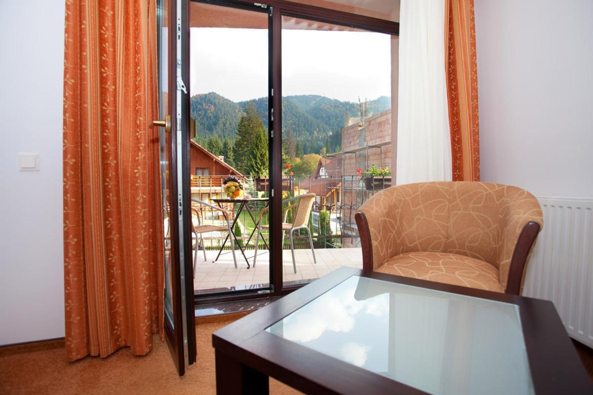 Pension Pantheon Poiana Brasov Extérieur photo